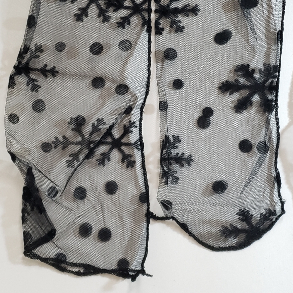 Menthe. Snowfall Mesh Heel Socks - Picture 4 of 4